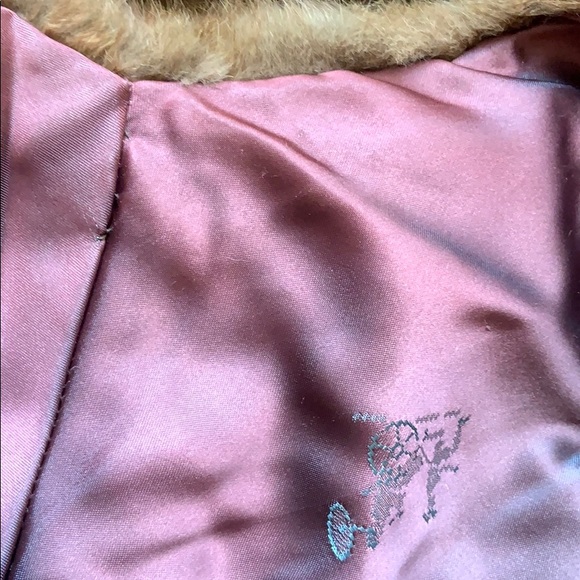 *Great Condition* Fur Capelet - Picture 4 of 10